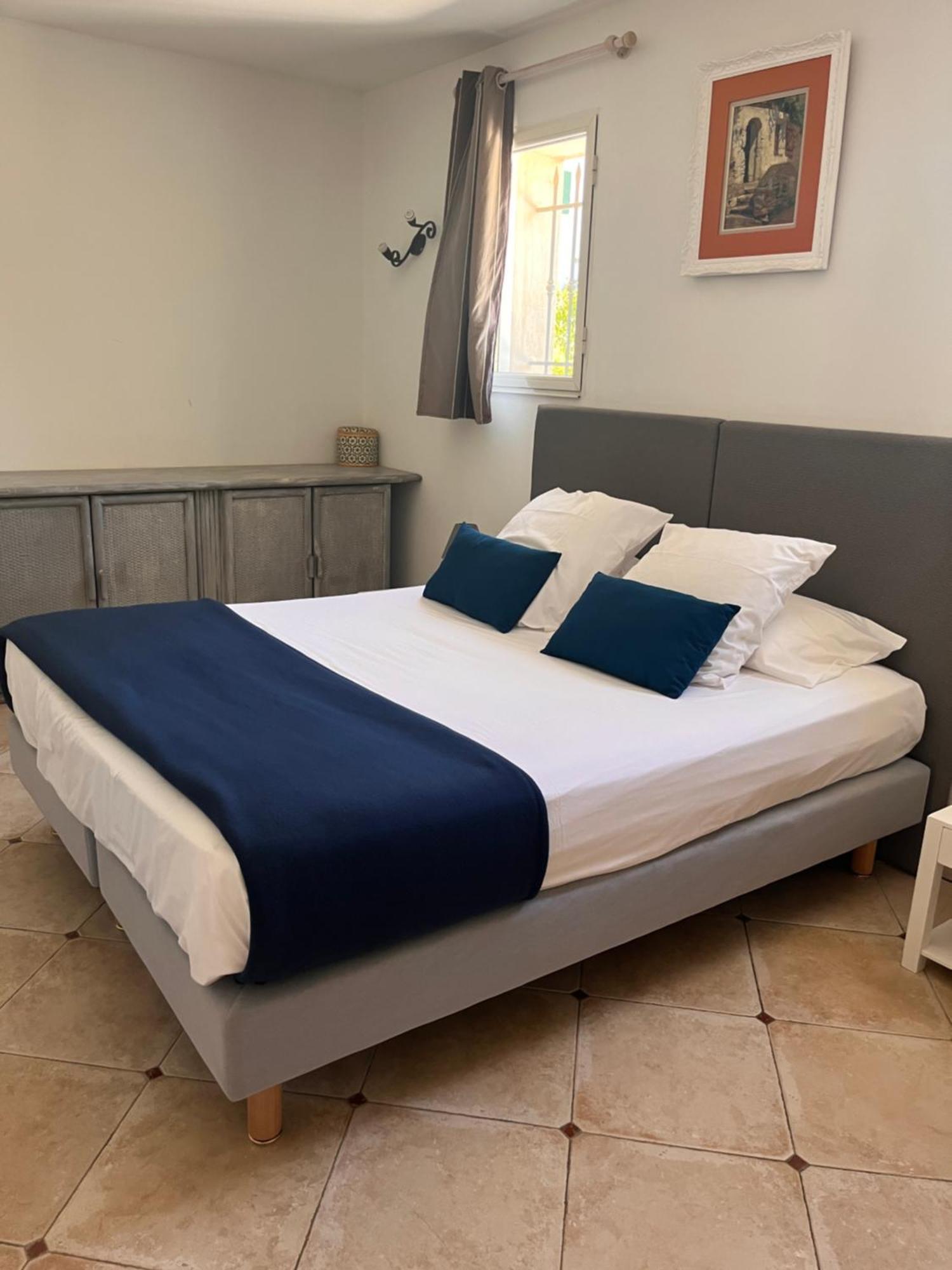Hotel Domaine De La Font Des Peres - Teritoria Le Beausset Zewnętrze zdjęcie